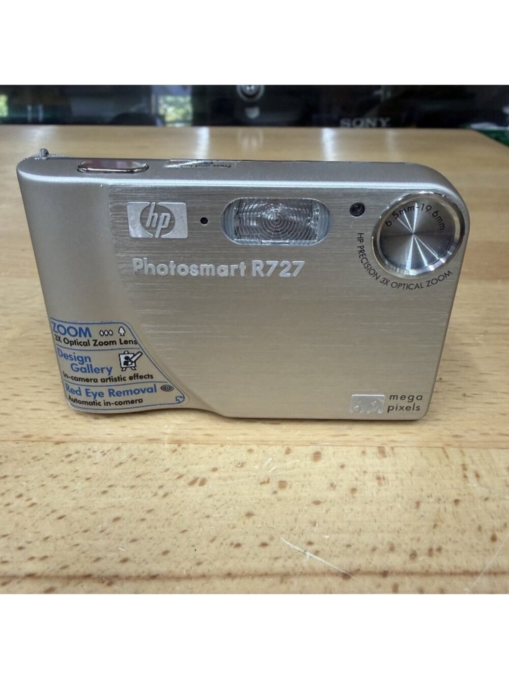 HP Photosmart R727 Digital Camera Silver 3x Zoom 6.2MP *Untested*